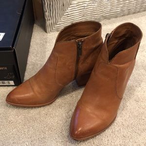 FRYE JENNIFER COGNAC LEATHER BOOTIES